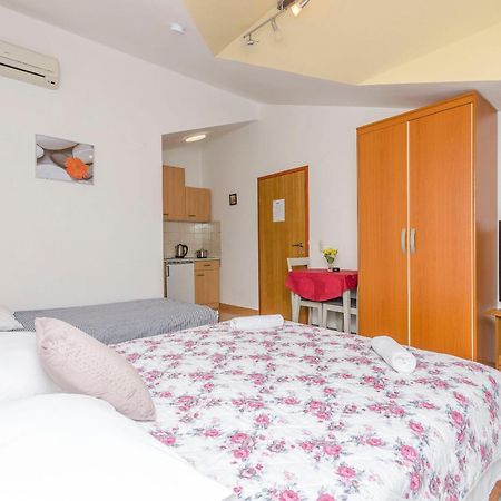 Apartments Rajka ヴォディツェ エクステリア 写真