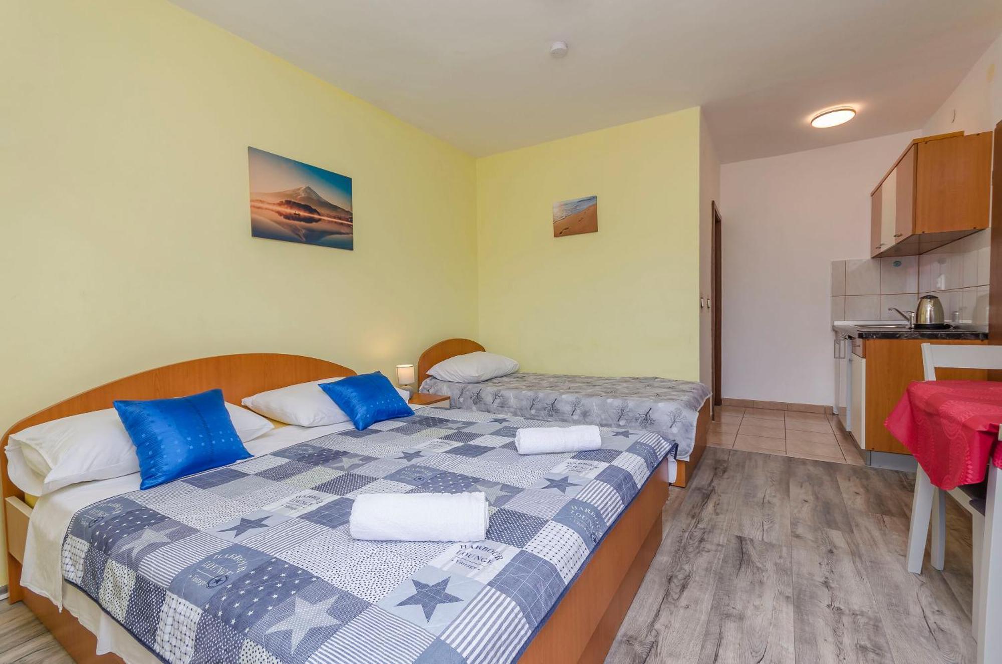 Apartments Rajka ヴォディツェ エクステリア 写真