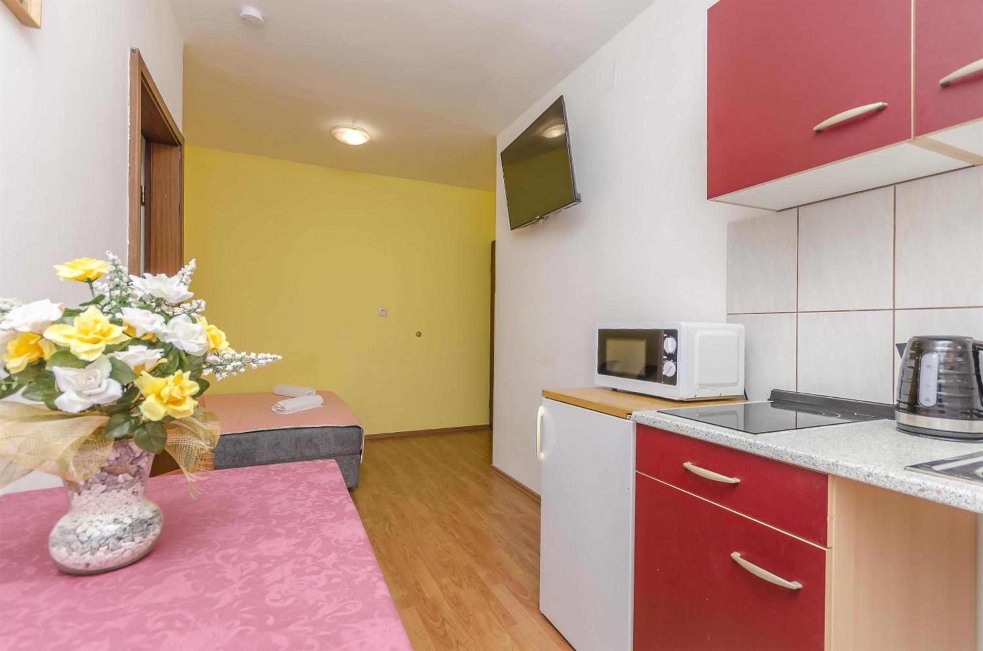 Apartments Rajka ヴォディツェ エクステリア 写真